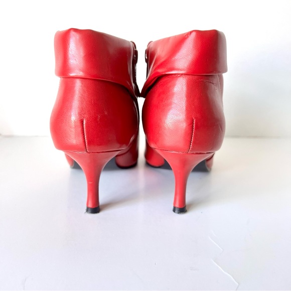 Vintage FIONI Faux Leather Fold Over Pointed Toe Booties—SZ. 6 - Picture 5 of 15